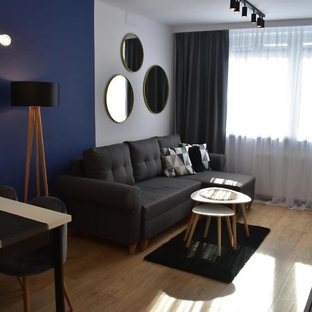 Apartament W Centrum Przy Parku Na Wyspie Pila Exterior photo