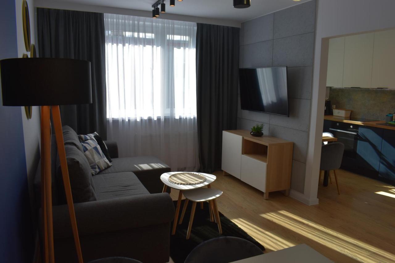 Apartament W Centrum Przy Parku Na Wyspie Pila Exterior photo