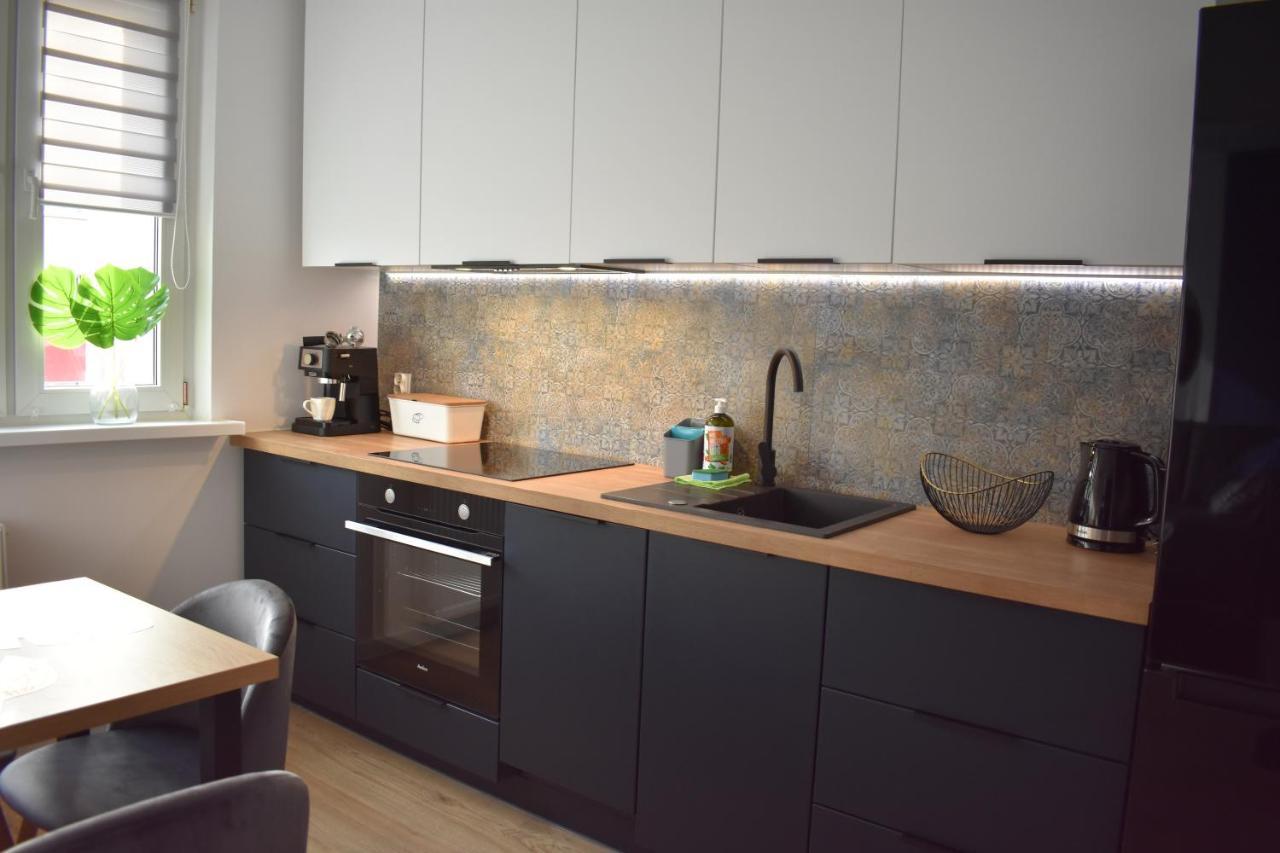 Apartament W Centrum Przy Parku Na Wyspie Pila Exterior photo