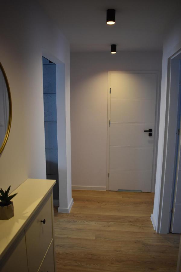 Apartament W Centrum Przy Parku Na Wyspie Pila Exterior photo