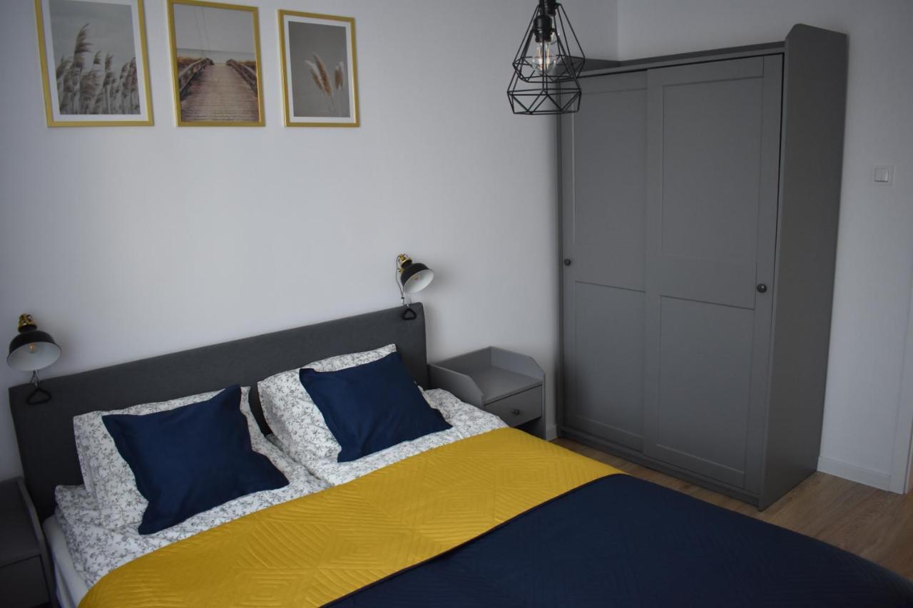 Apartament W Centrum Przy Parku Na Wyspie Pila Exterior photo